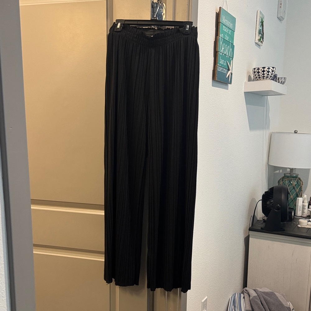 Black Pleated Wide Leg Pants